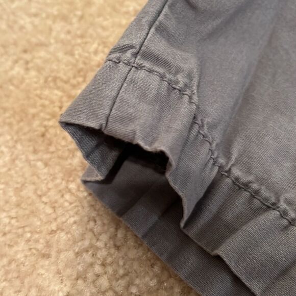 OLD NAVY SIZE LARGE SHORTS - Picture 10 of 11